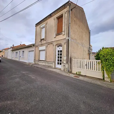 Elegant T2 Au Calme Avec Terrasse Et Climatisation Apartment Angouleme