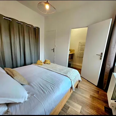 Apartment Elegant T2 Au Calme Avec Terrasse Et Climatisation