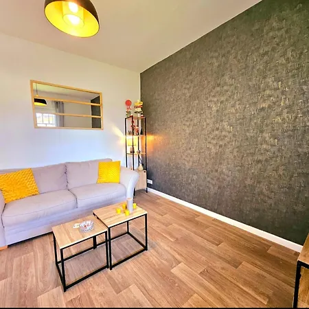 Elegant T2 Au Calme Avec Terrasse Et Climatisation Apartment