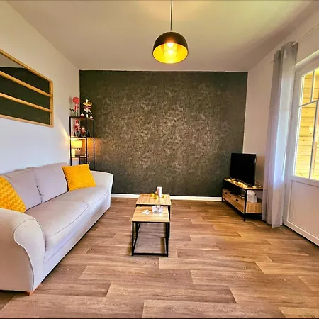 Apartment Elegant T2 Au Calme Avec Terrasse Et Climatisation *