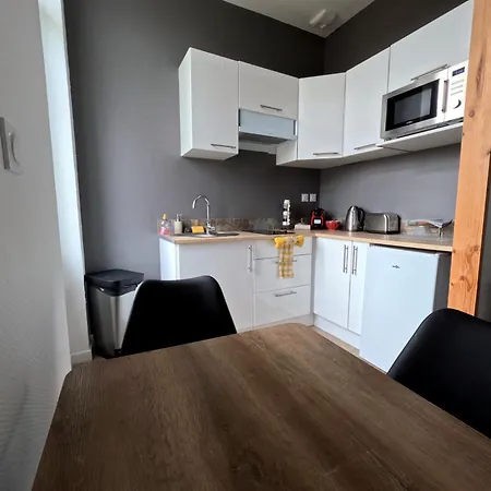 아파트 Elegant T2 Au Calme Avec Terrasse Et Climatisation *