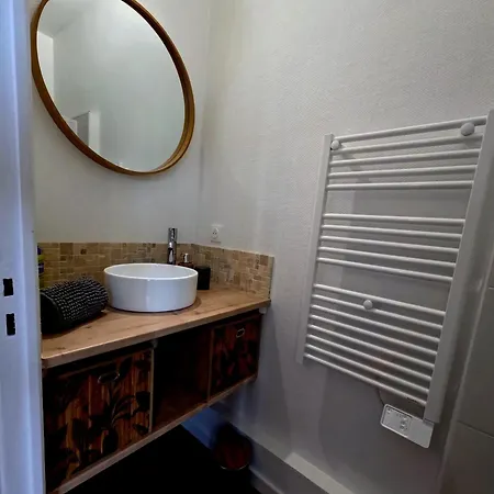 아파트 Elegant T2 Au Calme Avec Terrasse Et Climatisation *